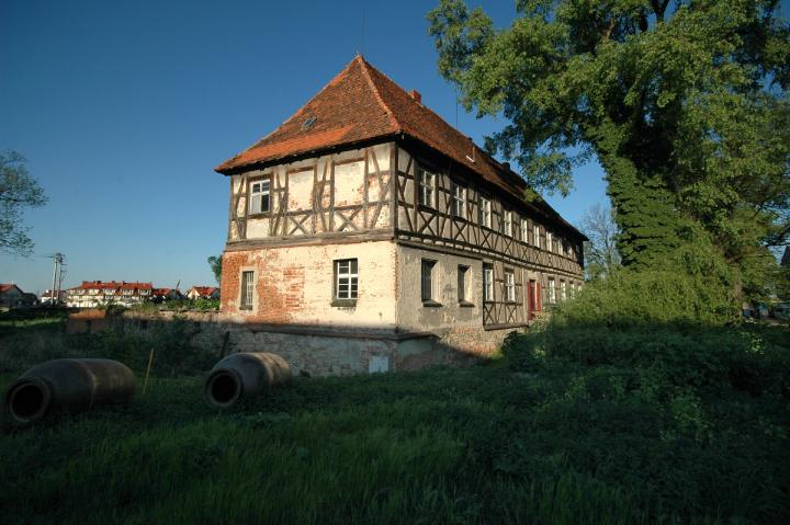 Dwór w Bielanach Wrocławskich Opuszczony Dwór w Bielanach Wrocławskich